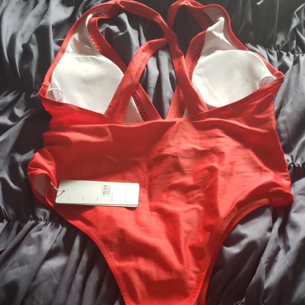 Red bathing suit - Picture 2 of 2